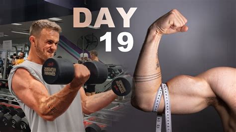 how many bicep curl reps are recommended daily